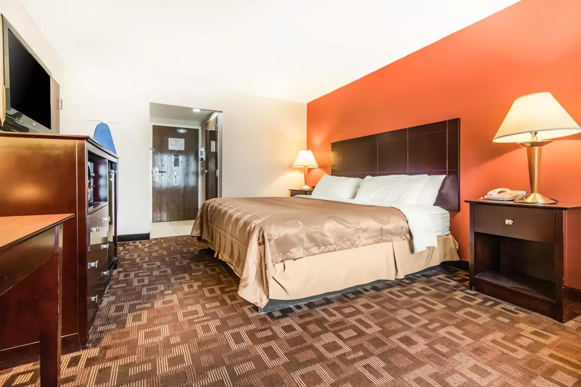 Quality Inn & Suites Lawrenceburg Exterior foto