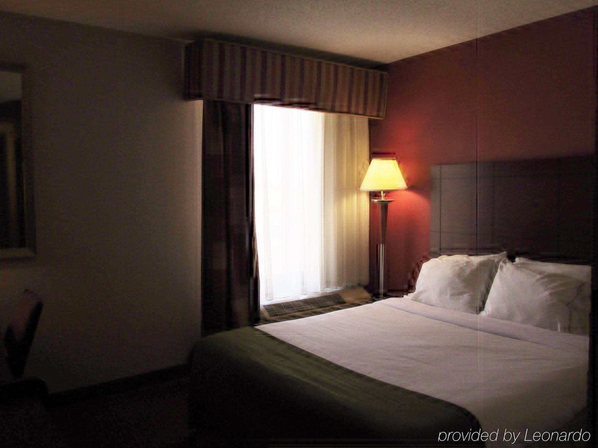 Quality Inn & Suites Lawrenceburg Exterior foto