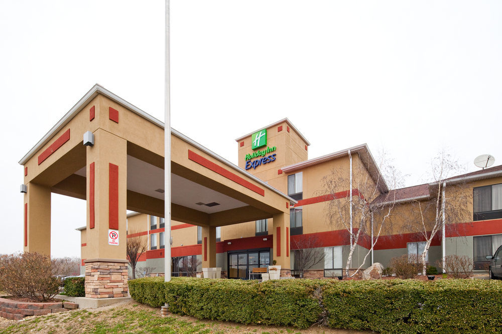 Quality Inn & Suites Lawrenceburg Exterior foto