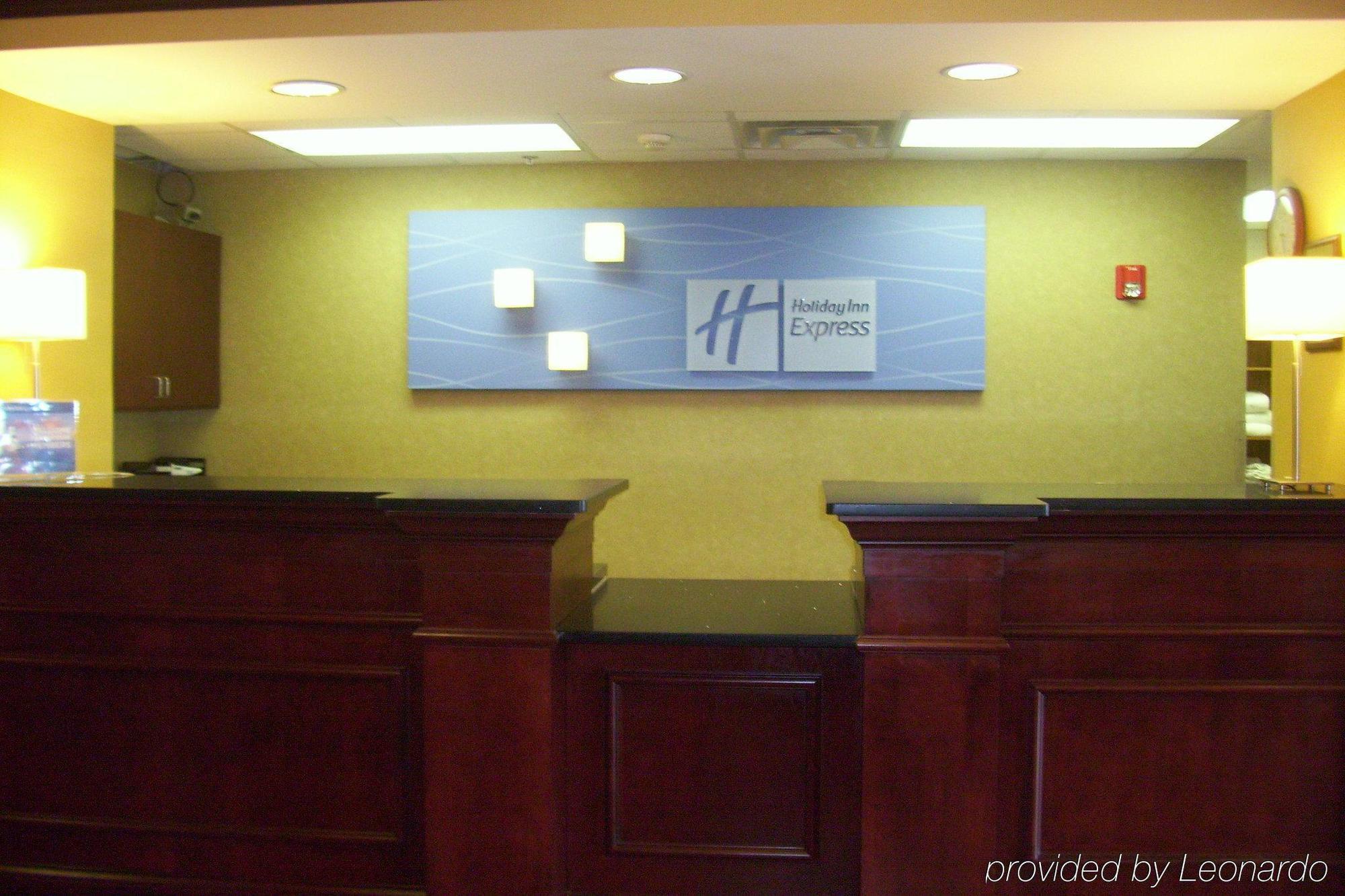 Quality Inn & Suites Lawrenceburg Exterior foto