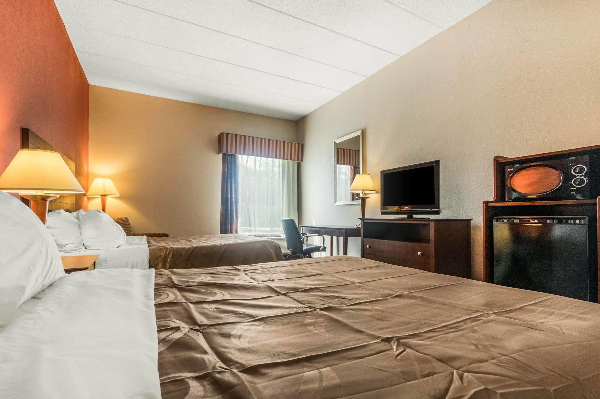 Quality Inn & Suites Lawrenceburg Exterior foto