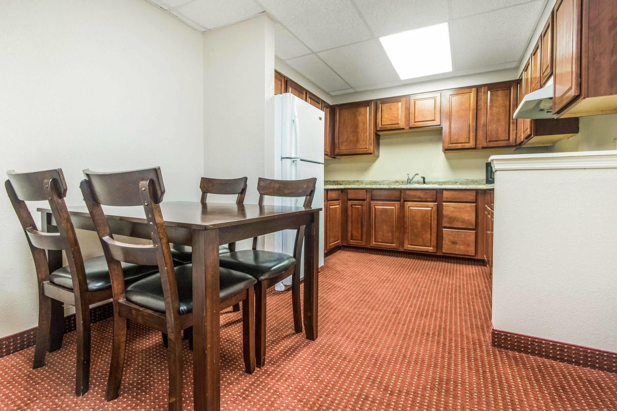 Quality Inn & Suites Lawrenceburg Exterior foto